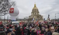 French Government Survives No-Confidence Votes Over Pensions