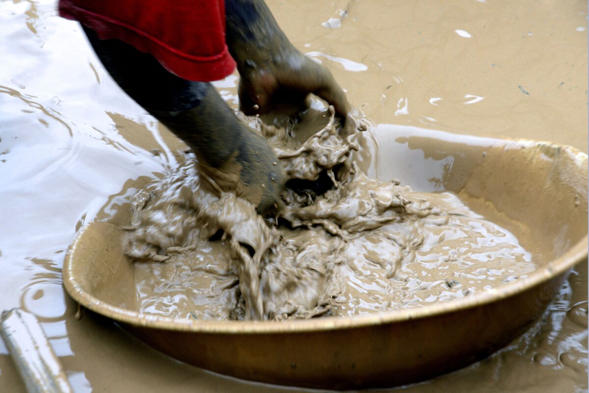 NextImg:Gunmen Kill 9 Chinese at Mine in Central African Republic