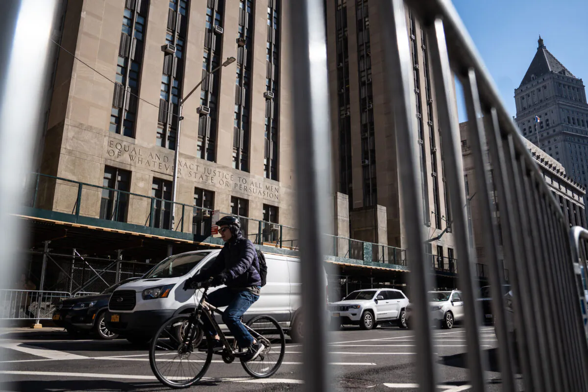 Scenes at the Manhattan Criminal Court in New York City on March 20, 2023. (Samira Bouaou/The Epoch Times)