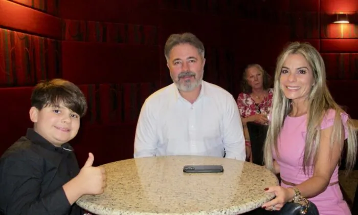 Francisco and Andrea Sampaio with their son enjoyed Shen Yun the Teatro Bradesco on the afternoon of March 20, 2023. (Mary Mann/The Epoch Times)