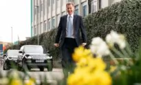 As UK Economy Flatlines, Hunt Says IMF’s Forecast Is Too Pessimistic
