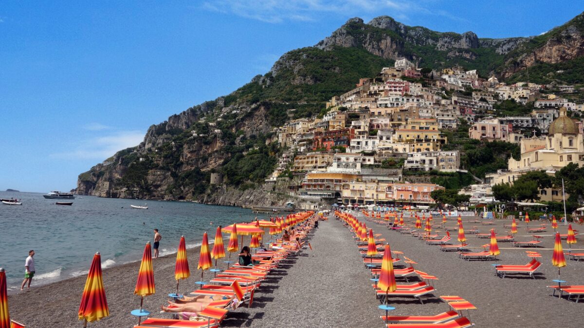 NextImg:Glitzy Positano: Not Just a Pretty Facade