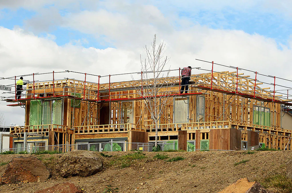 Building work continues at Edgewater Estate on September 1, 2008 in Melbourne, Australia. (Photo by Mark Dadswell/Getty Images)
