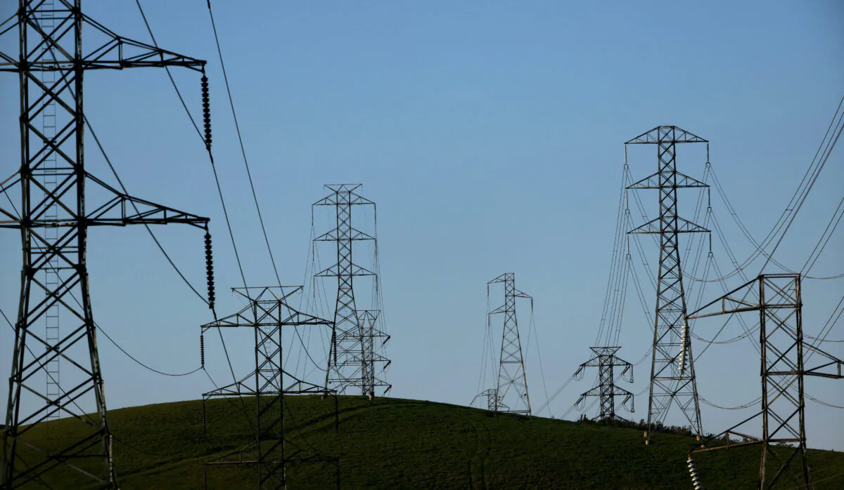 Electrical power lines in a file photo. (Justin Sullivan/Getty Images)