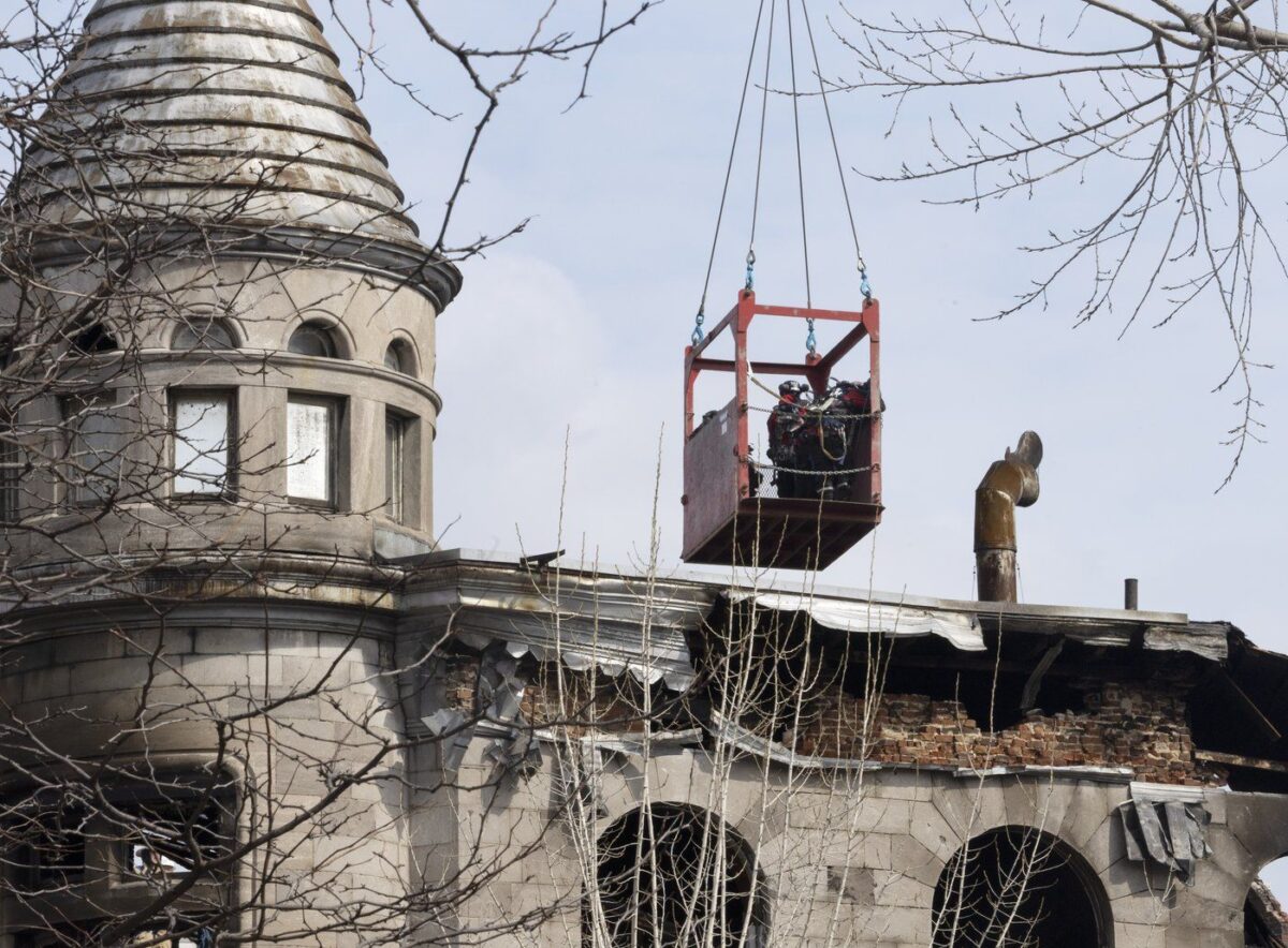 NextImg:Five Still Missing as Search Continues at Site of Fatal Fire in Old Montreal