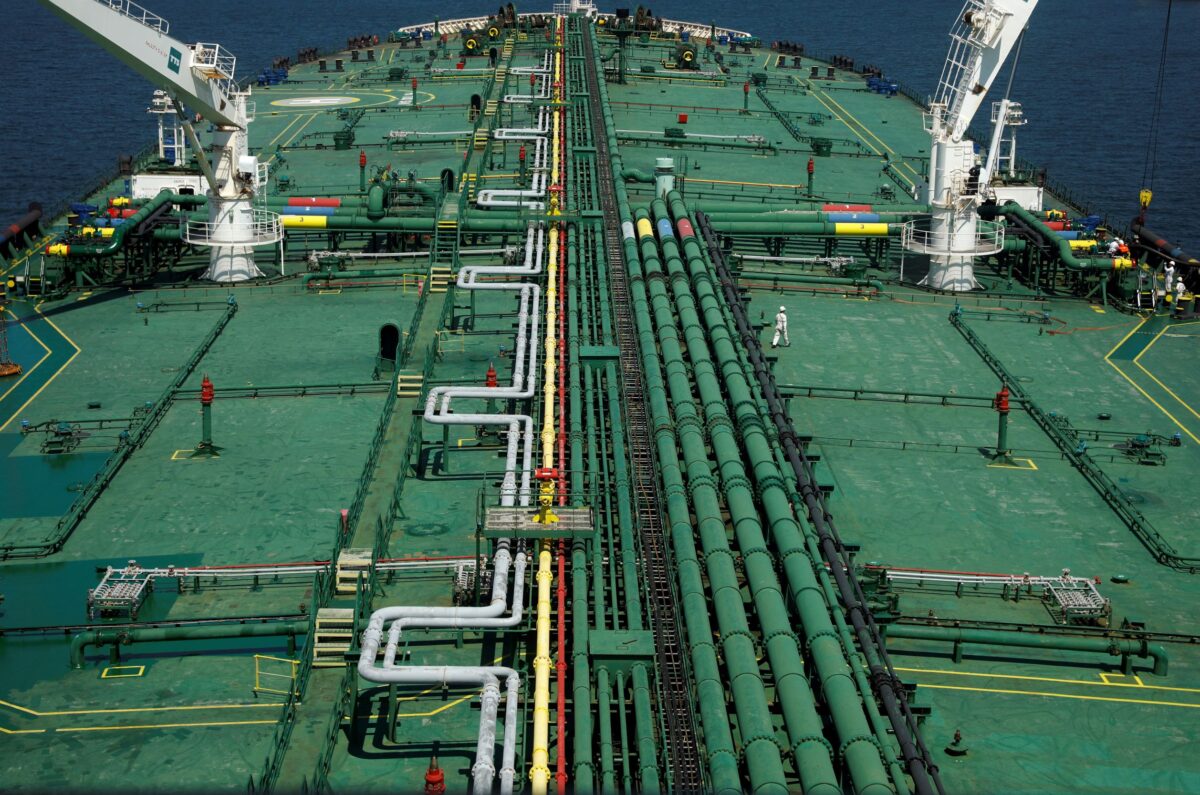 NextImg:Oil Slips on Demand Fears, Market Awaits Fed Decision