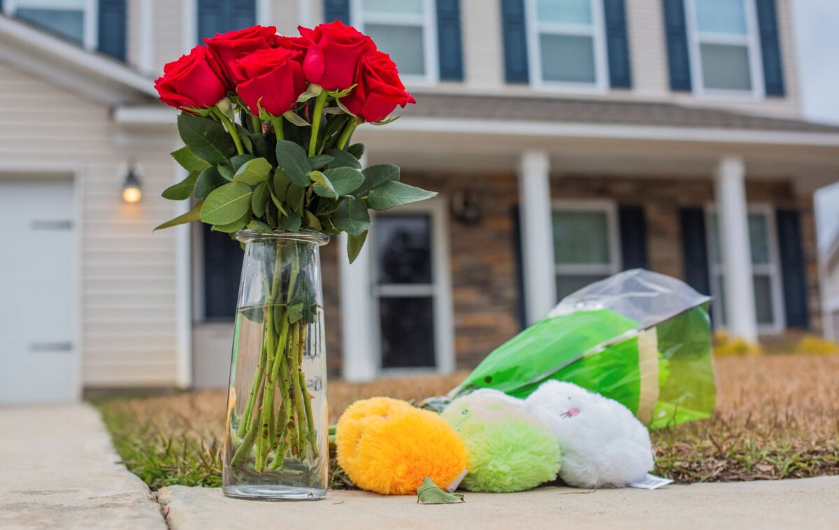NextImg:Police: 5 Dead, Including 3 Kids, at South Carolina Home