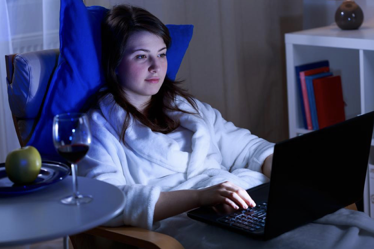Tips to Improve Negative Health Impacts of Staying up Late - Vimarsana News