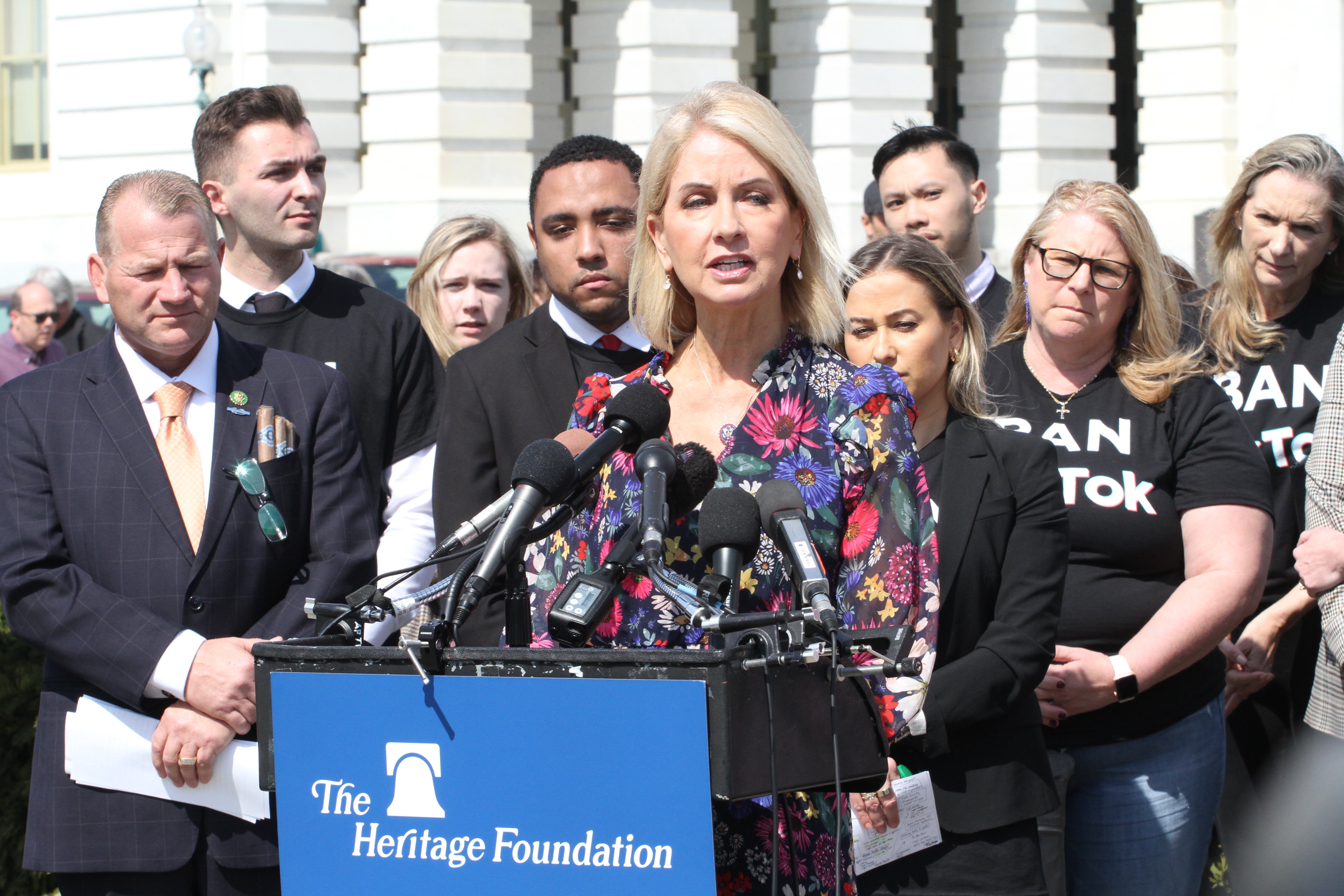 Advocates Sound Alarm on TikTok, Social Media Apps' Harmful Effects on Young People - Vimarsana News