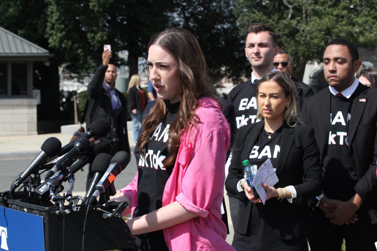 NextImg:AOC Tells Libs of TikTok Founder: 'I Never Want to Share a Space With You’