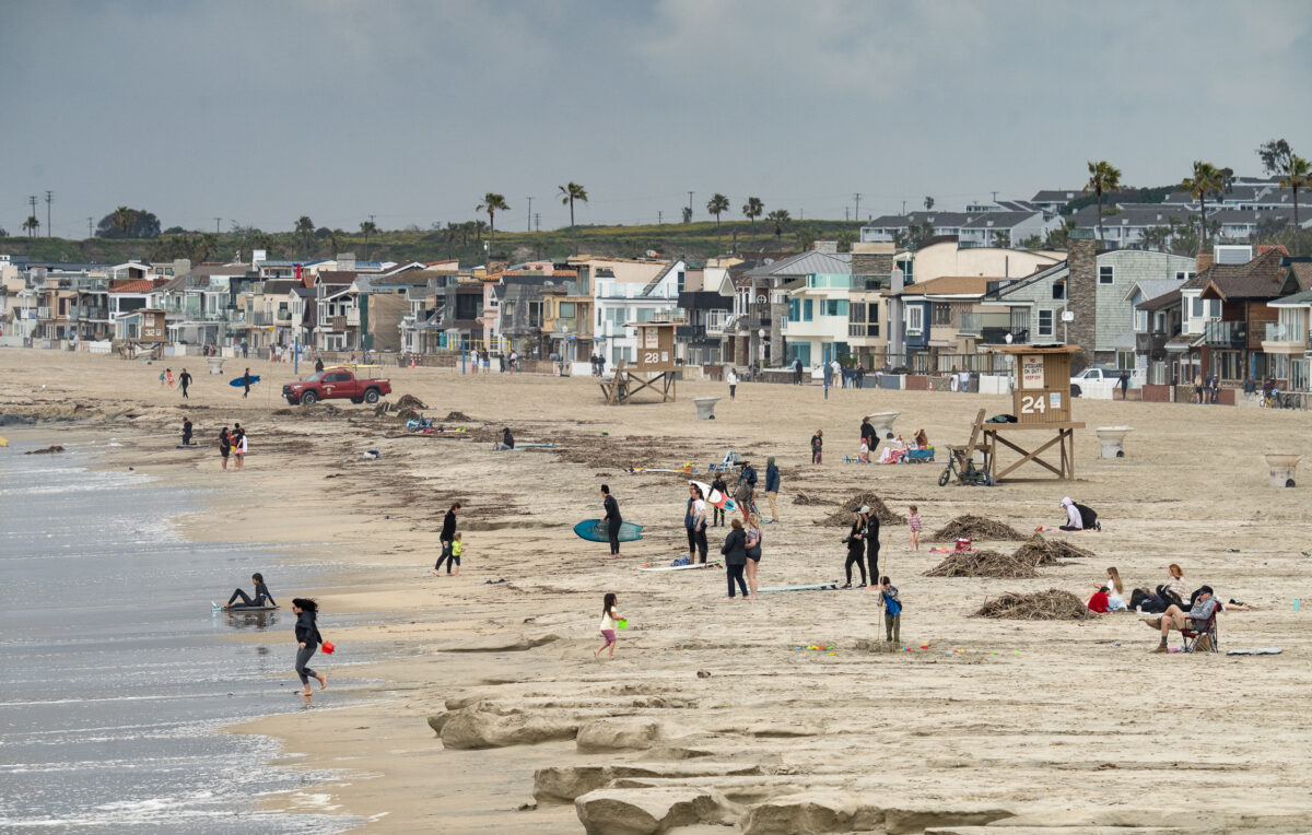 NextImg:Funding Agreements Put Orange County Beach Sand Project Closer to Reality