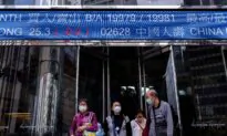 World Shares Fall on Banking Turmoil, Recession Worries