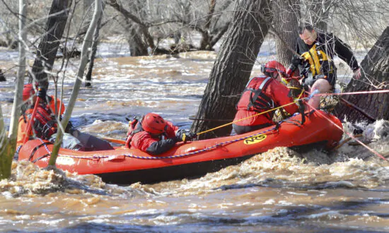 3 People Die in Arizona After Being Caught in Floodwaters