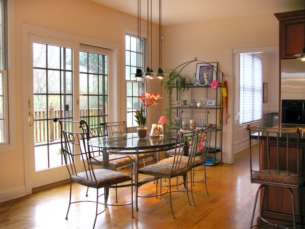 A breakfast nook is a wonderful invitation for the family to gather and spend quality time together, as well as participate in the cooking process. (Mitchell Barutha/Dreamstime/TNS)