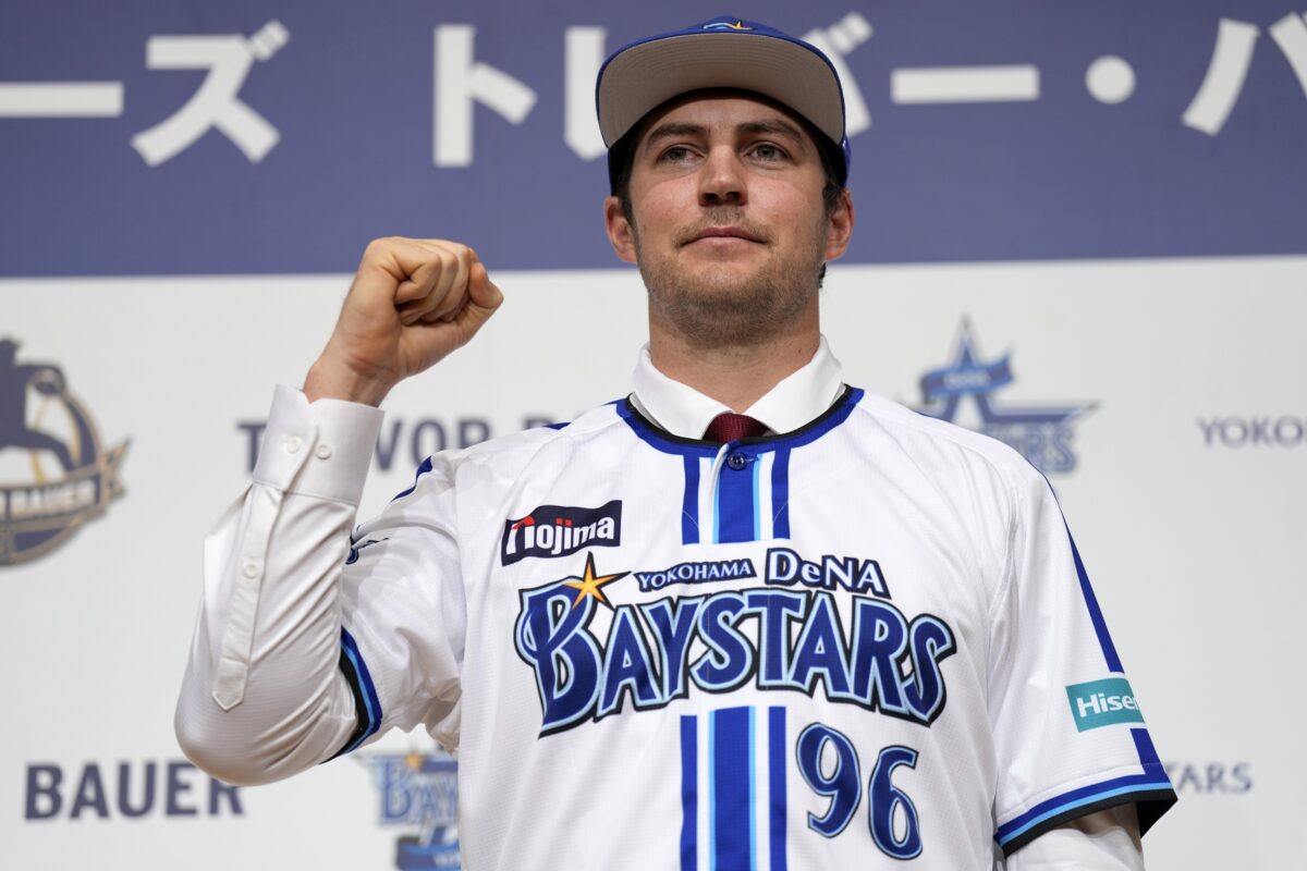 NextImg:Trevor Bauer, Shunned by MLB, Introduced by Japanese Team