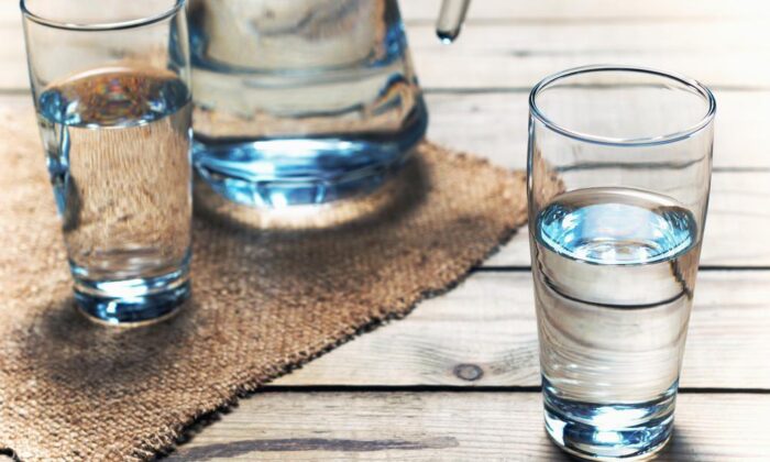 How Much Water Should You Drink to Get Its 6 Major Health Benefits?