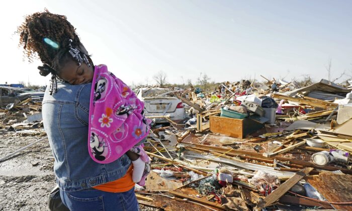 Tornadoes Kill at Least 23 in Mississippi