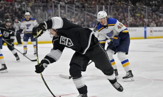 Kings Defeat Blues, Set Point-Streak Record