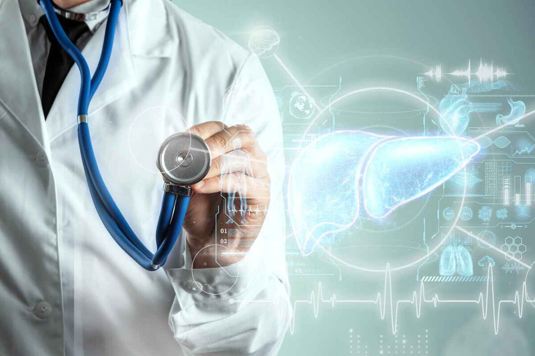 Four early warning signs of liver disease you should know, according to a TCM practitioner. (Freepik)