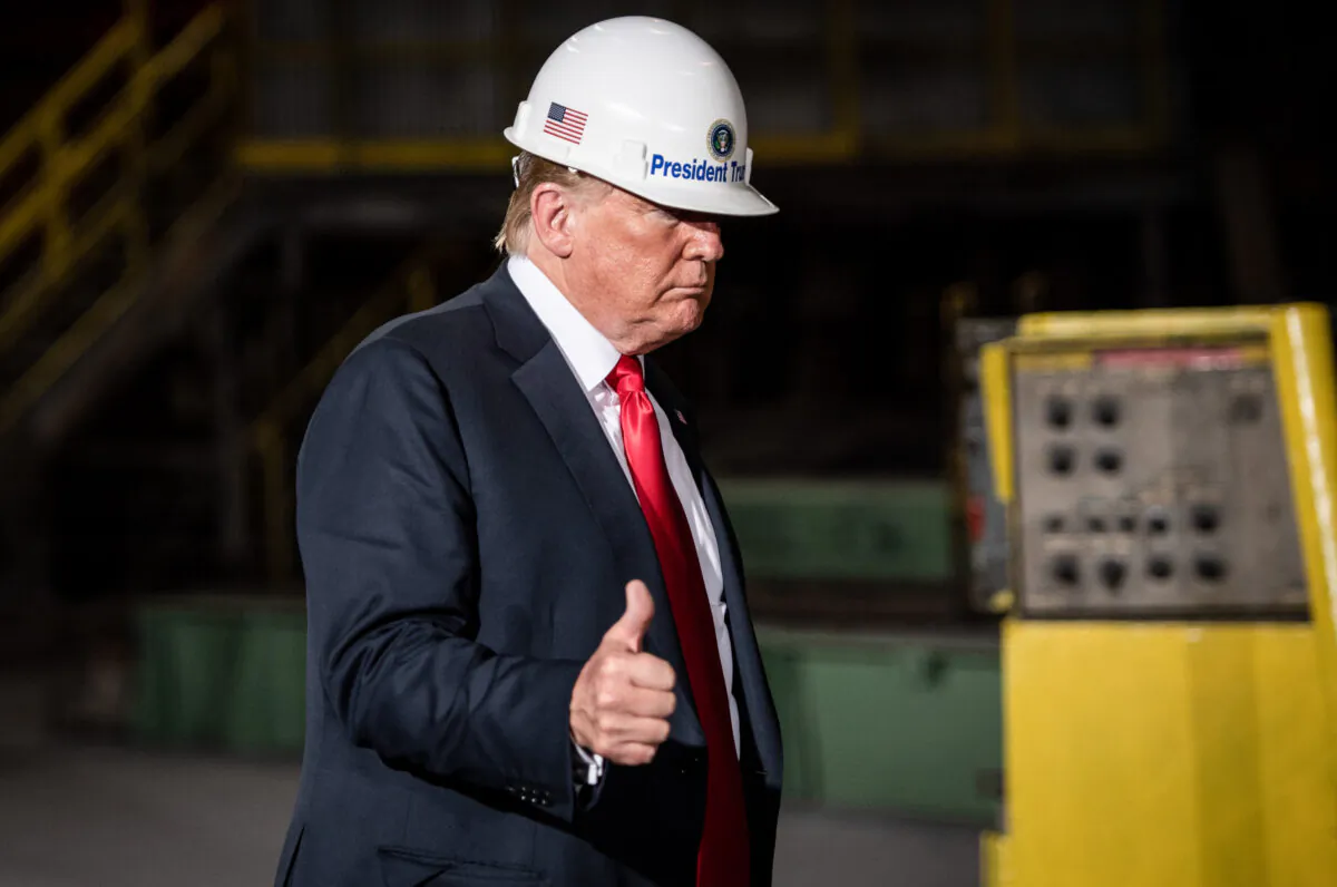 President Donald Trump tours US Steel's mill in Granite City, Ill., on July 26, 2018. (SAUL LOEB/AFP/Getty Images)