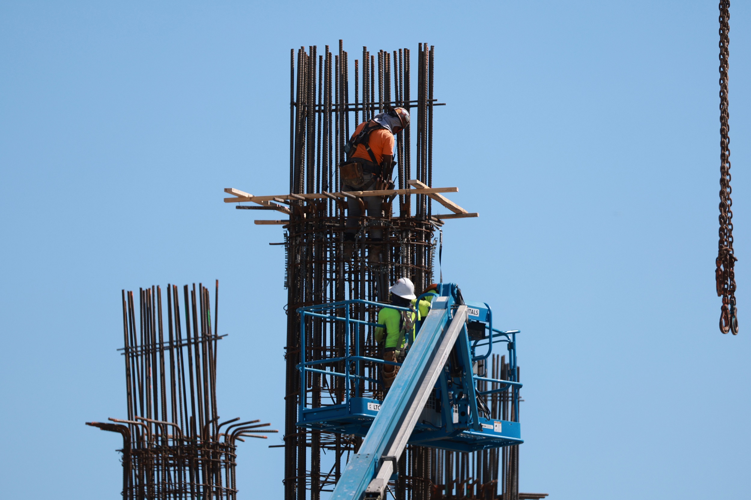 Diverse Coalition of Groups Backs Infrastructure Permitting Reforms - Vimarsana News