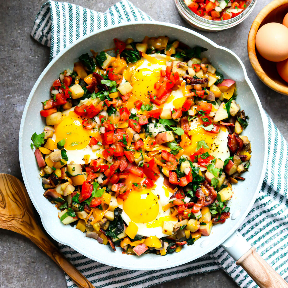 NextImg:Hearty Breakfast Skillet Comes Together in One Pan