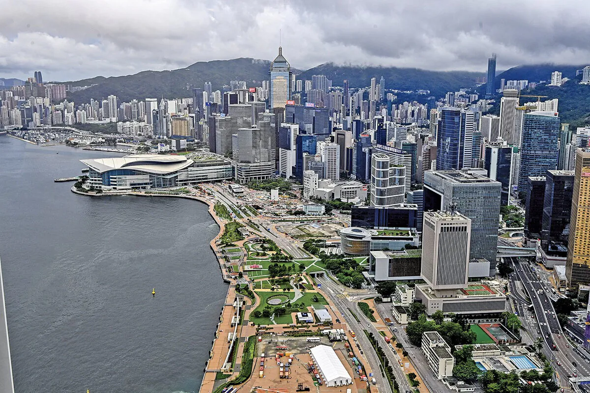 Hong Kong maintained its fourth-place ranking among the world's 120 financial centers, as it did six months ago, with New York, London, and Singapore still occupying the top three spots. Various factors threaten Hong Kong's ability to retain its status as an international financial center. (TM Chan/The Epoch Times)