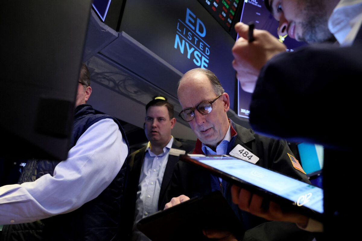 NextImg:Wall Street Muted at Open After Recent Bounce; Banks in Focus