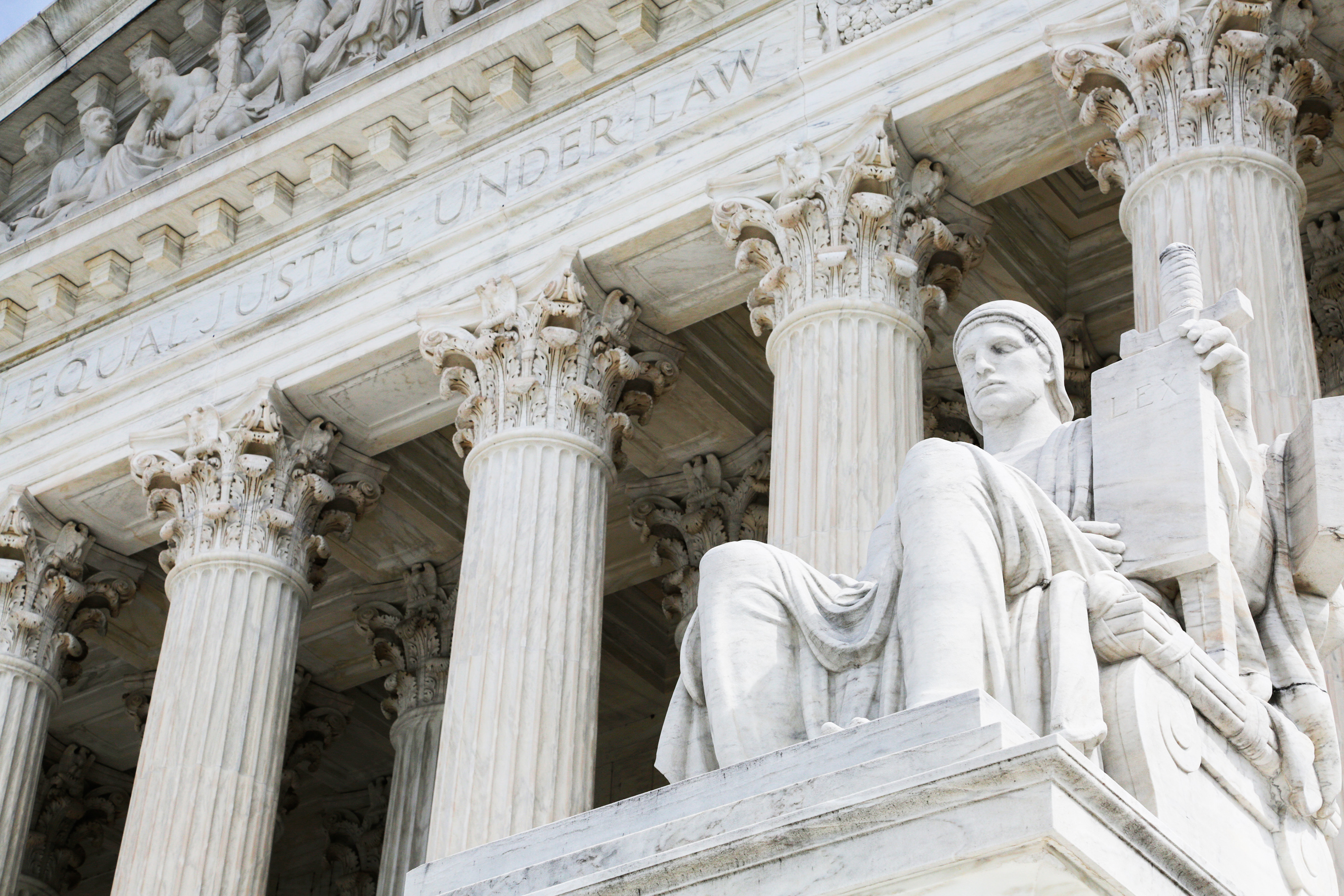 Oil Companies Urge Supreme Court Not to Allow Climate Change Lawsuit to Proceed in State Courts - Vimarsana News