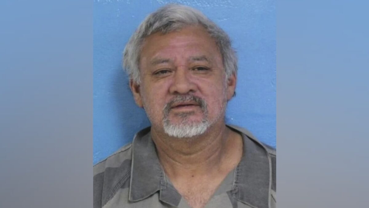 NextImg:Police: Impaired Semi Driver Kills 4 People Changing Tire
