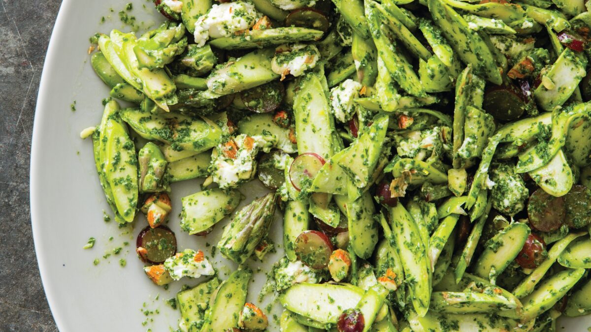 NextImg:Raw Asparagus Makes a Lasting Impression in This Spring Salad