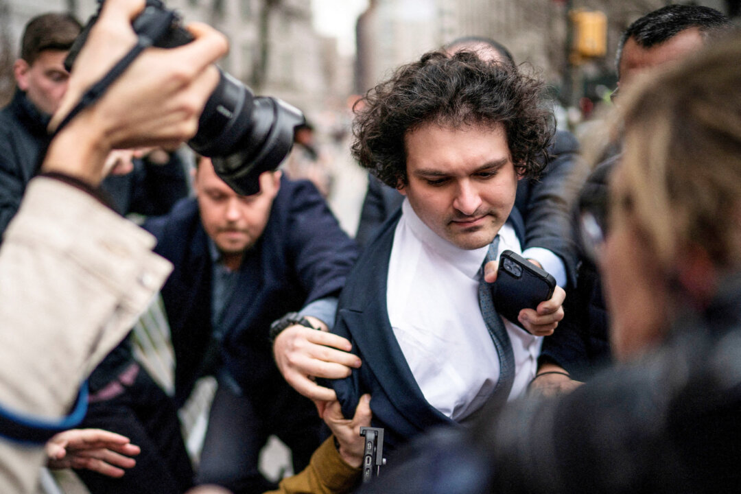 Former FTX Chief Executive Sam Bankman-Fried, who faces fraud charges over the collapse of the bankrupt cryptocurrency exchange, arrives at the Manhattan federal court in New York on Feb. 16, 2023. (Eduardo Munoz/Reuters)