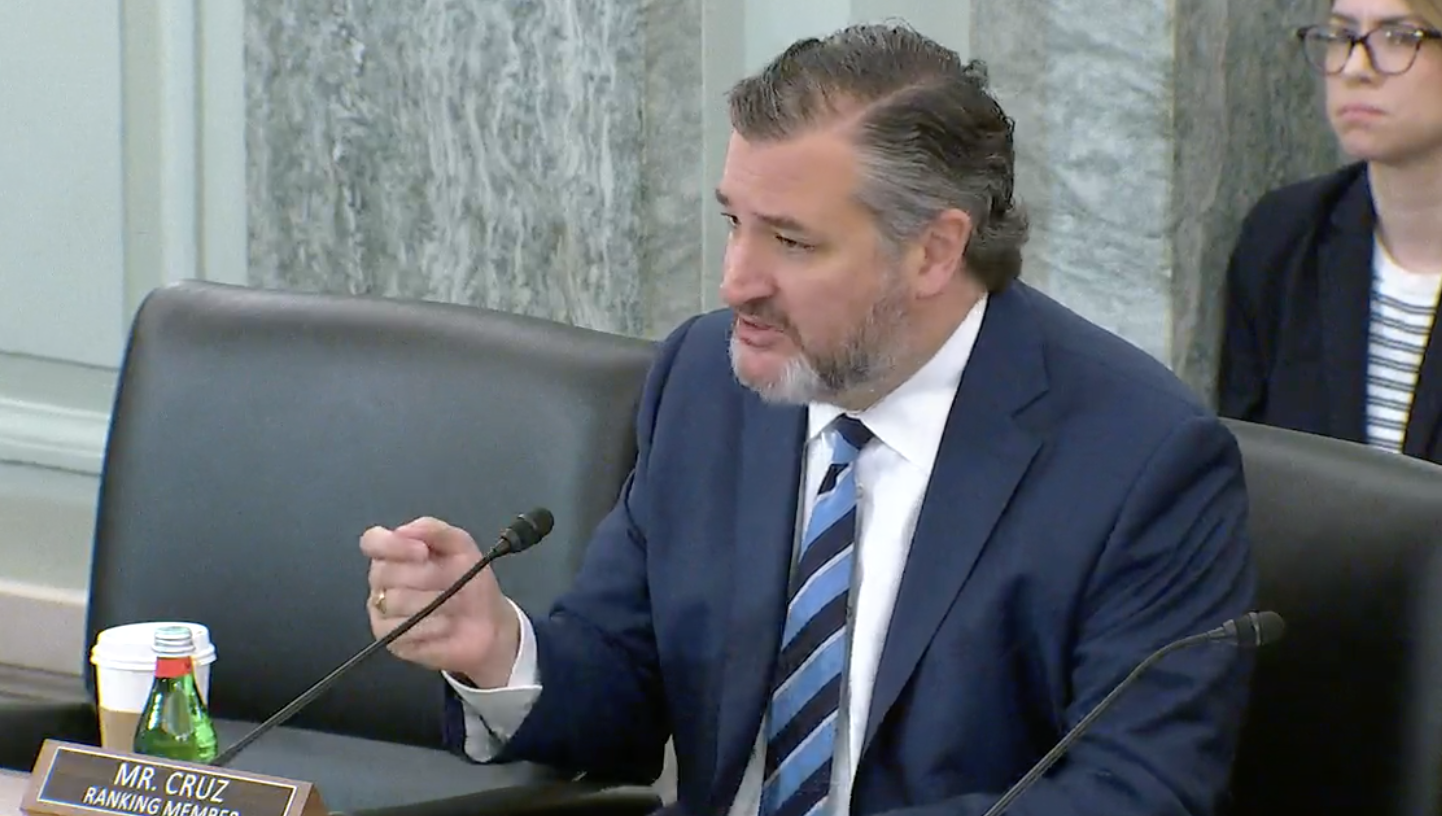 Still Using 'Slips of Paper,' Archaic Systems, FAA Unfit to Handle 'Next-Gen' Aviation: Sen. Cruz - Vimarsana News
