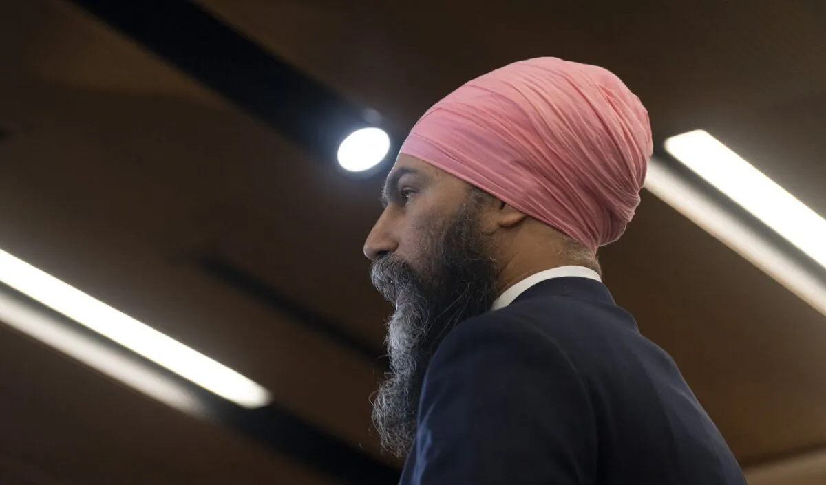 New Democratic Party leader Jagmeet Singh speaks before caucus, in Ottawa, Mar. 29, 2023. (The Canadian Press/Adrian Wyld)
