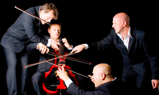 4 Cellists Perform an Amazing Classical Piece on Just One Cello, Here’s How It Sounds
