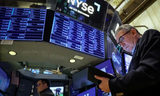 Credit Crunch Could Weigh on US Economy, Stocks, Experts Warn