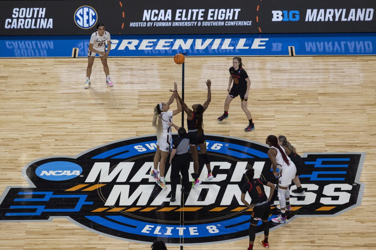 NextImg:Congressional Hearing Targets 'NIL Chaos' in College Sports