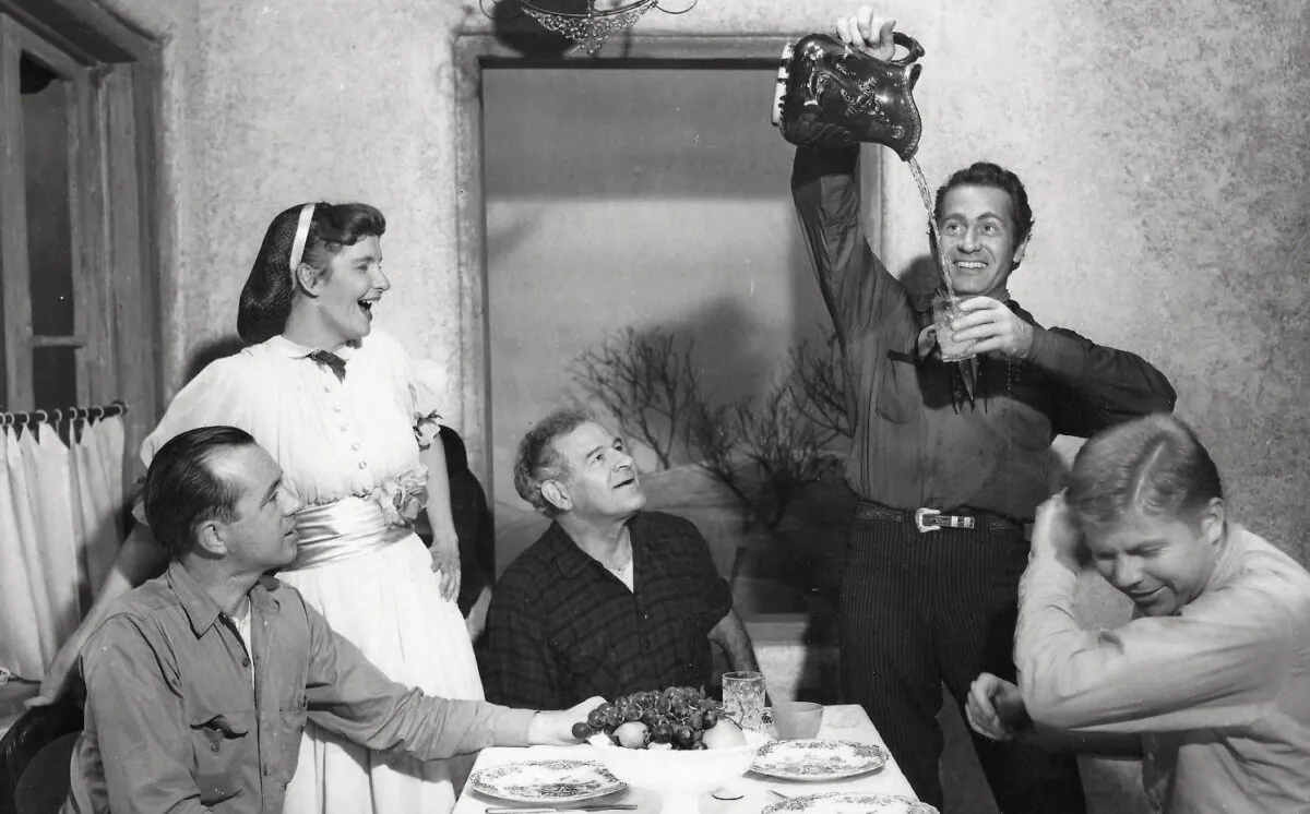 (L-R) Joseph Sullivan, Geraldine Page, Cameron Prud'homme, Darren McGavin, and Albert Salmi in the Broadway production of "The Rainmaker" from 1954. (Public Domain)
