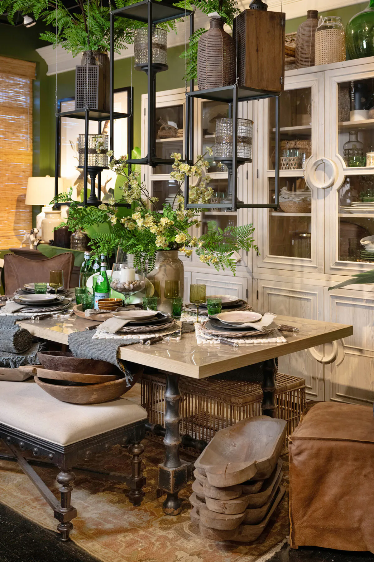 Building a tablescape is a challenge every host faces at least once in their lives — but it's not one you have to face alone. (Handout/TNS)