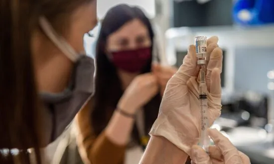 Researcher and Professor Criticize COVID-19 Vaccine Trials at National Citizen’s Inquiry