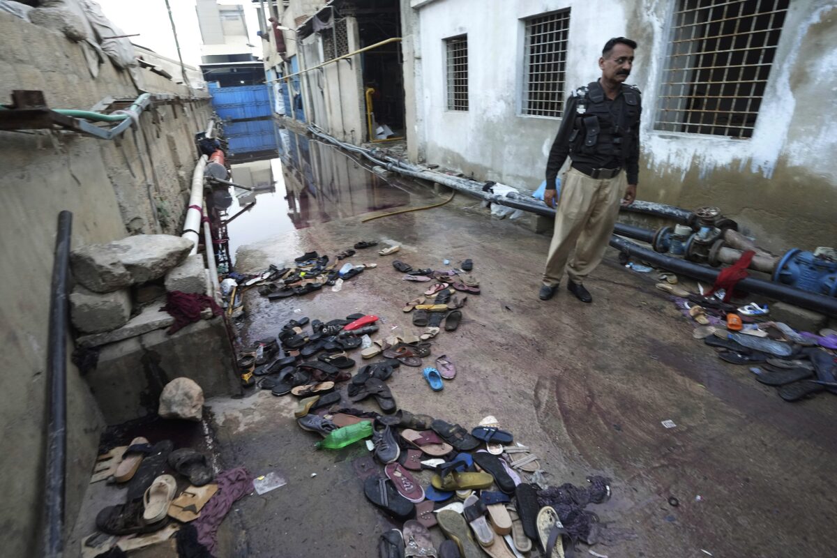 NextImg:Stampede at Food Distribution Center Kills 12 in Pakistan