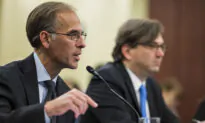 Moody’s Chief Economist Mark Zandi Says US Has a Fighting Shot at Avoiding Downturn
