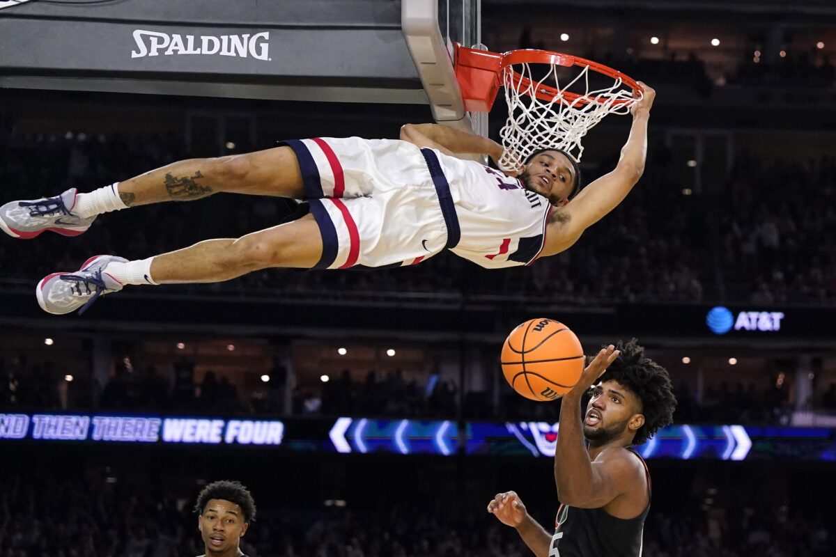 NextImg:UConn Puts Final Four Beatdown on Miami 72–59