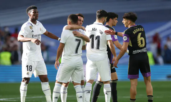 Benzema Nets 7-Minute Hat-Trick as Real Madrid Thrash Valladolid