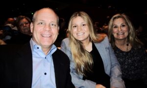 Shen Yun ‘Amazing, Very Elegant, and Beautiful,’ Says CIO