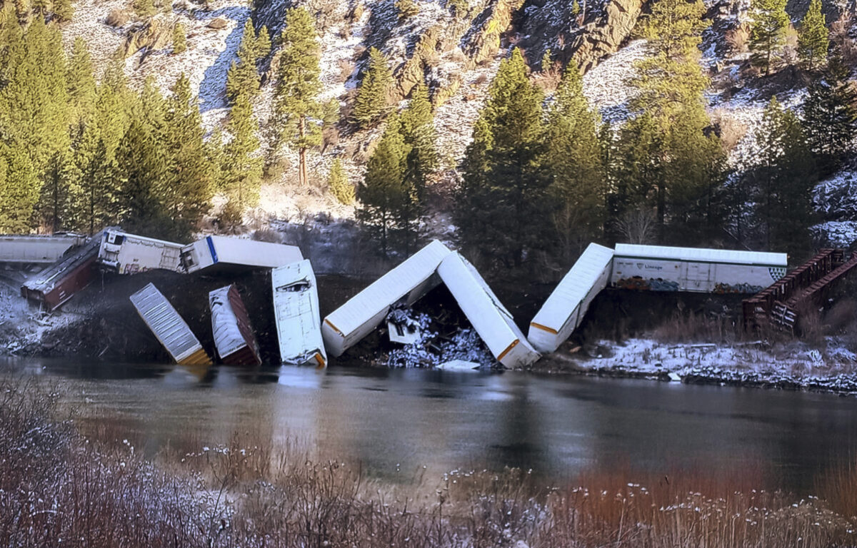 NextImg:Montana Rail Link Confirms Substance Spilled in Paradise Train Derailment