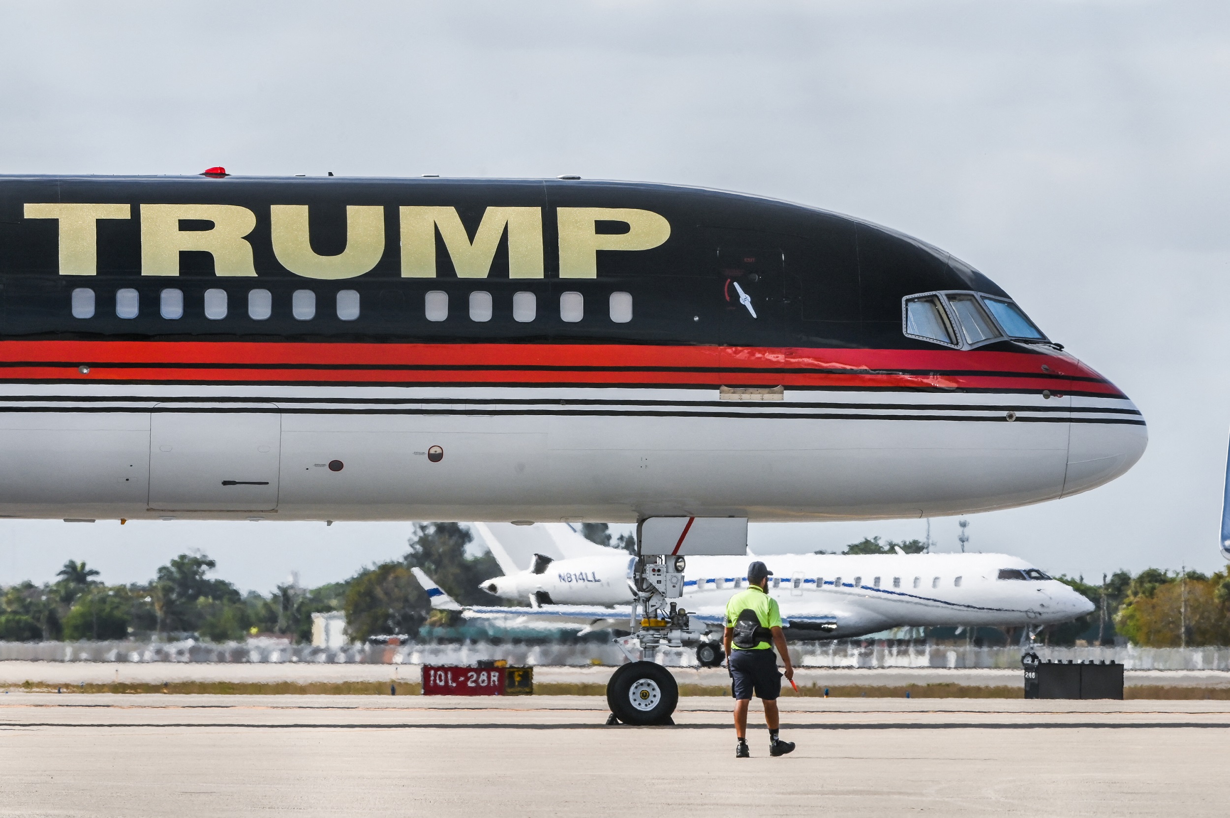 Trump Arrives in New York Ahead of Tuesday’s Arraignment | EpochTV