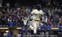 Turang Hits Slam for 1st MLB Homer as Brewers Rip Mets 10–0