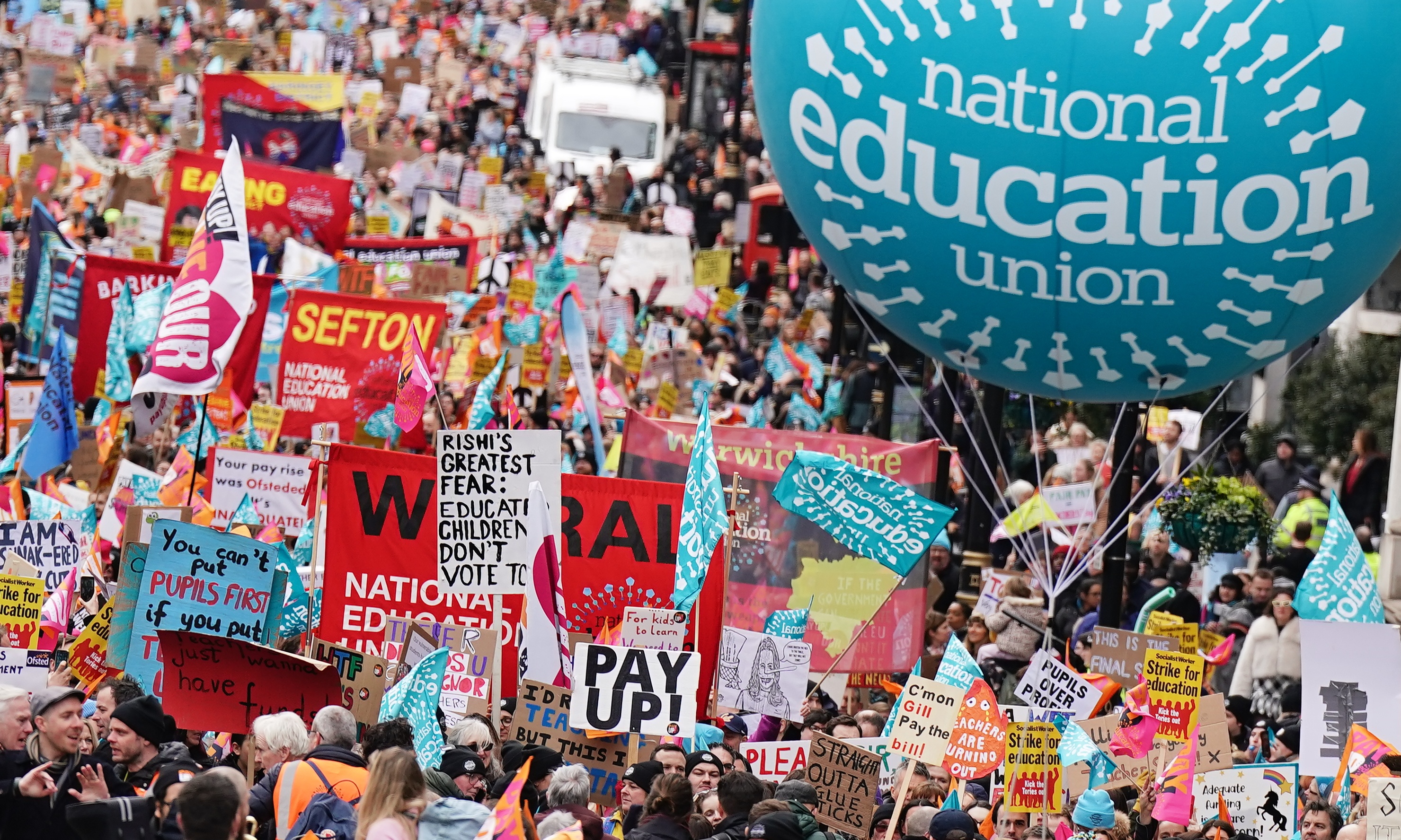 Majority of Members at Largest Teachers Union Are 'Unaware' of Far-Left Motions Pushed at Conferences - Vimarsana News