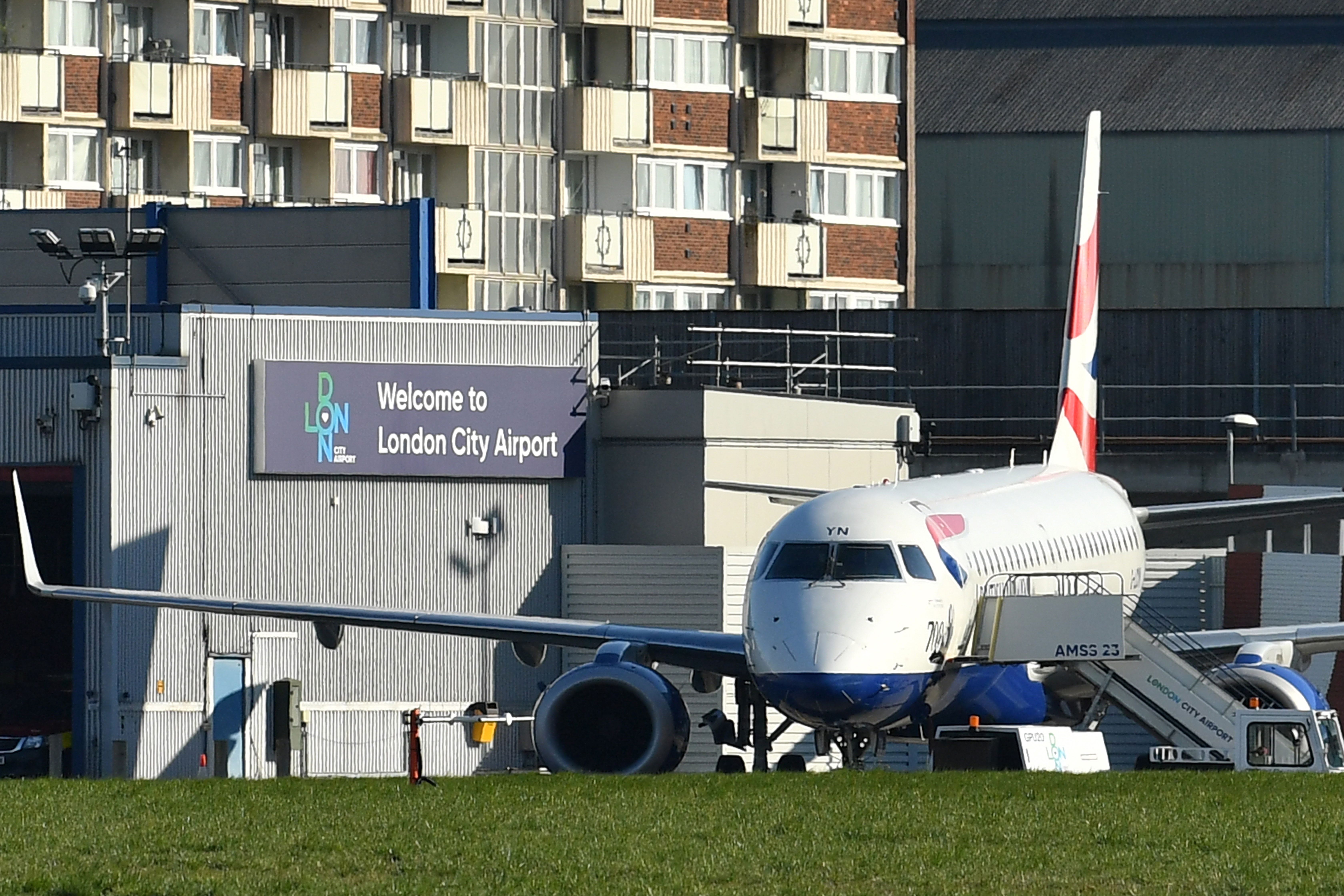 Major UK Airport Scraps Security Rules on Liquids and Electronics - Vimarsana News